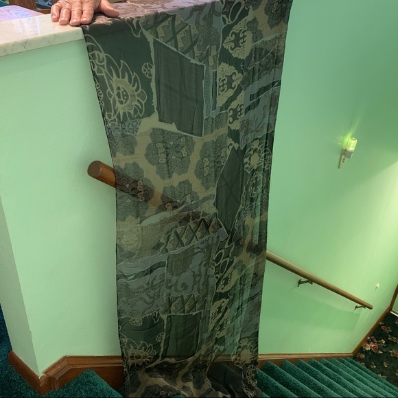 Peter Nygard VERY Large Silk Scarf Sarong Sized - 36” by 72” - Picture 12 of 12